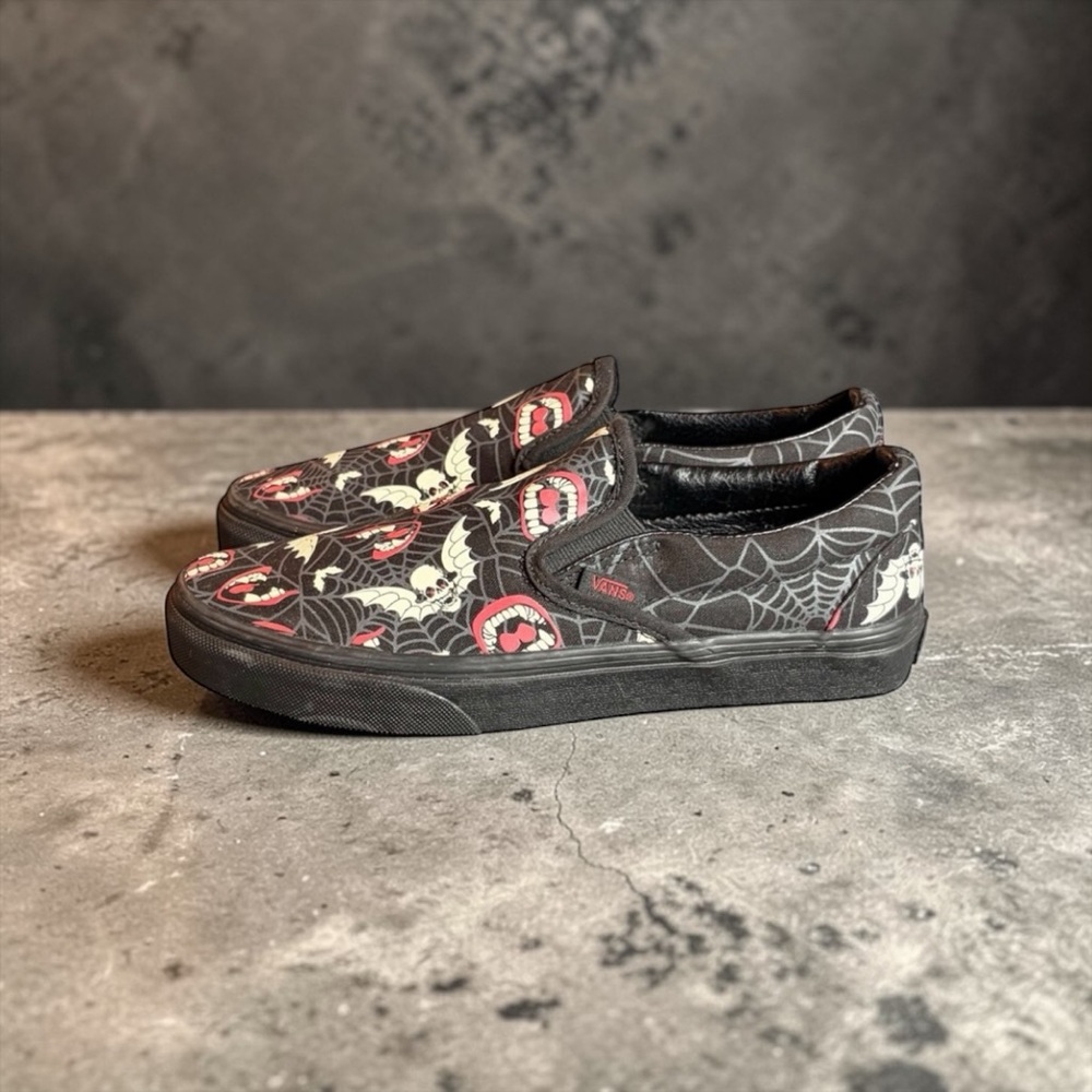 VANS CLASSIC SLIP-ON “GLOW FRIGHTS” HALLOWEEN SKATE SHOES WOMEN’S 7.5 / MEN’S 6